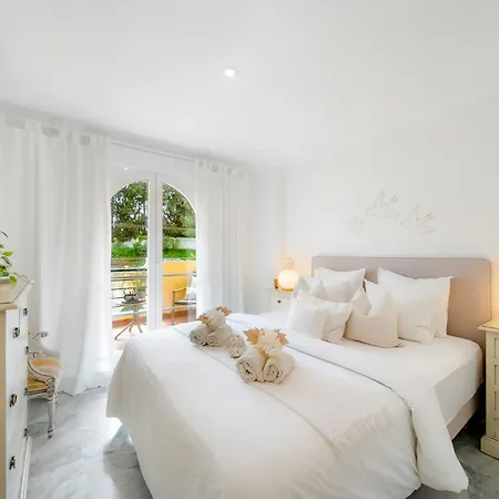 Апартаменти Sea-view 2br - Walk To Puerto Banus - Aloha Golf Марбелья